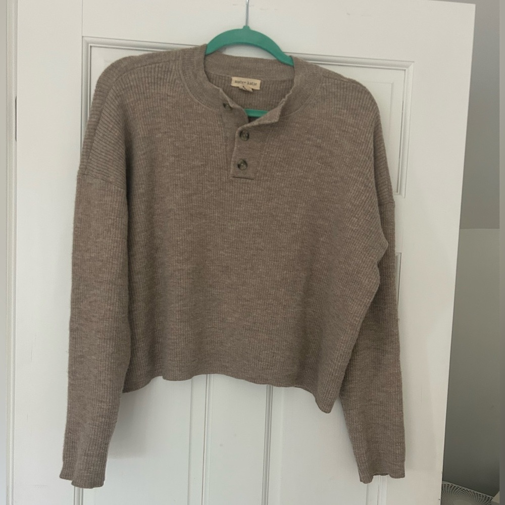 Elegant Tan Crew Neck Sweater